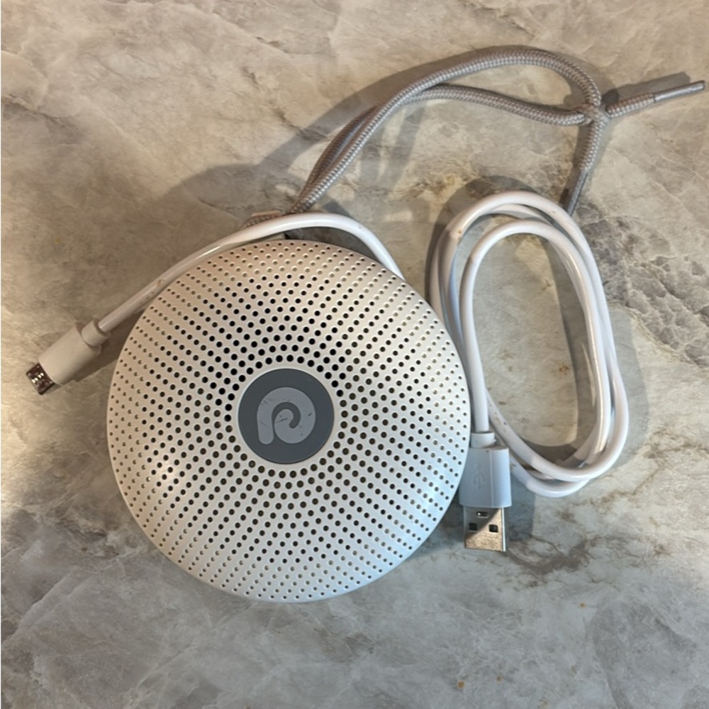 White Portable USB Speaker